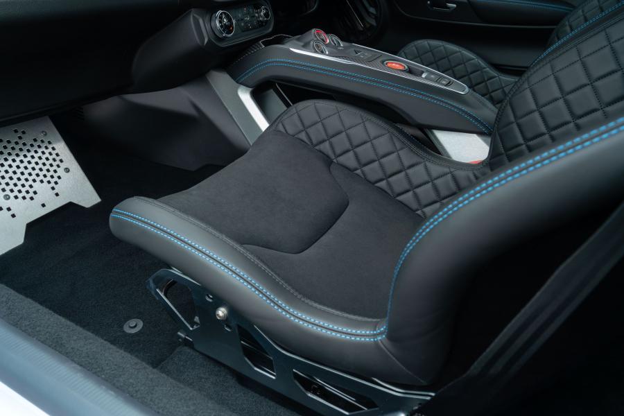 Интерьер Alpine A110 Pure 2018 года  (UK) (фото 23 из 40)